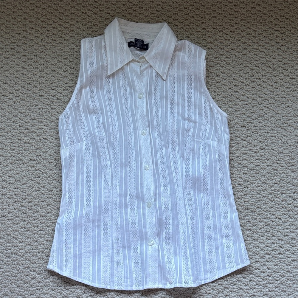 Ann Taylor White Sleeveless Button-Down Shirt BNWT (Not Loft their cheaper line)